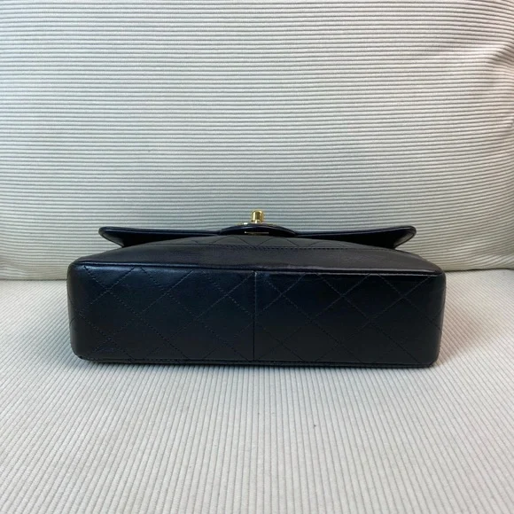 HOLD - CHANEL Vintage Black Lambskin Flap Bag Medium GHW - Picture 6 of 16